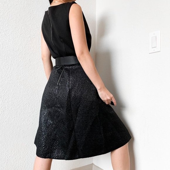 Elie Tahari Scoop Neck Semi Knit Knee Length Pleated Flared Dress Size 6/M - Picture 4 of 4